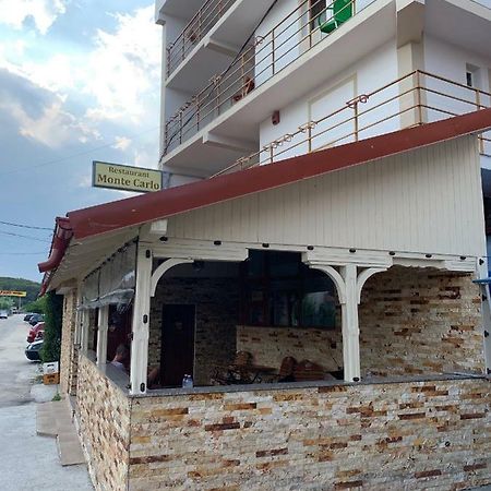 Hotel Monte Carlo Pitesti Ngoại thất bức ảnh