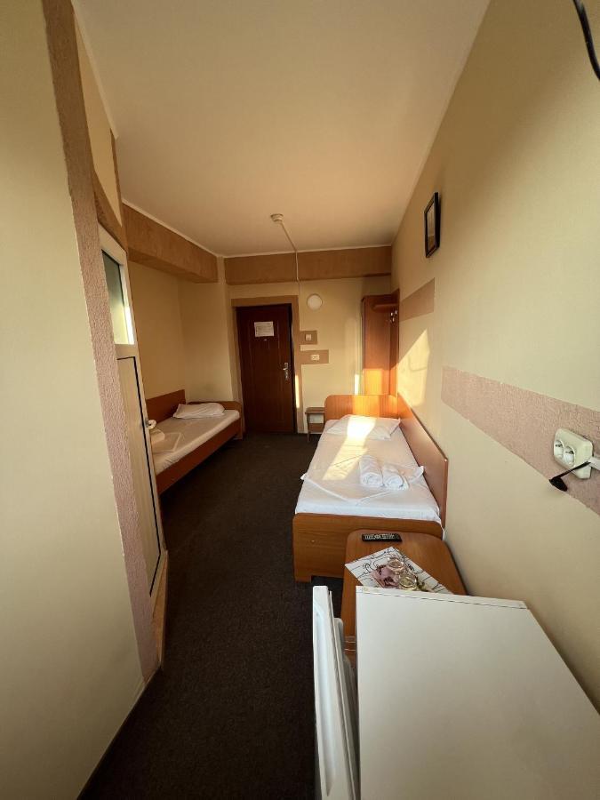 Hotel Monte Carlo Pitesti Ngoại thất bức ảnh
