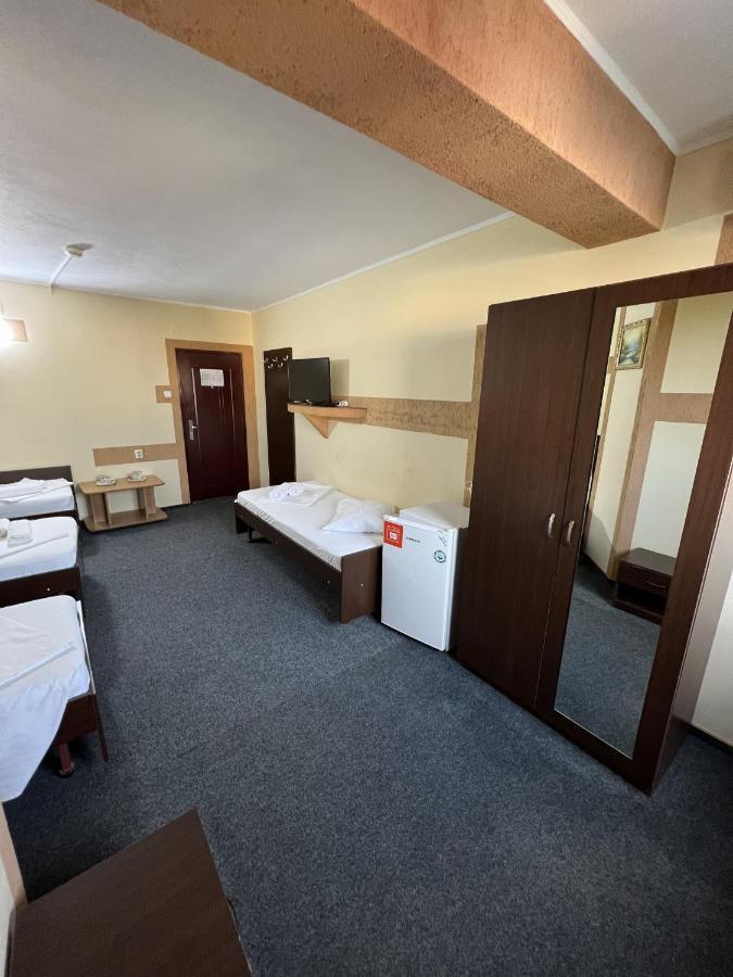 Hotel Monte Carlo Pitesti Ngoại thất bức ảnh