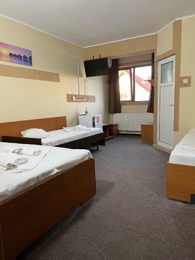 Hotel Monte Carlo Pitesti Ngoại thất bức ảnh