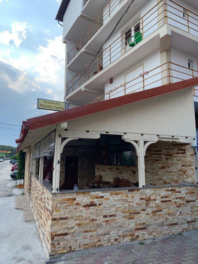 Hotel Monte Carlo Pitesti Ngoại thất bức ảnh