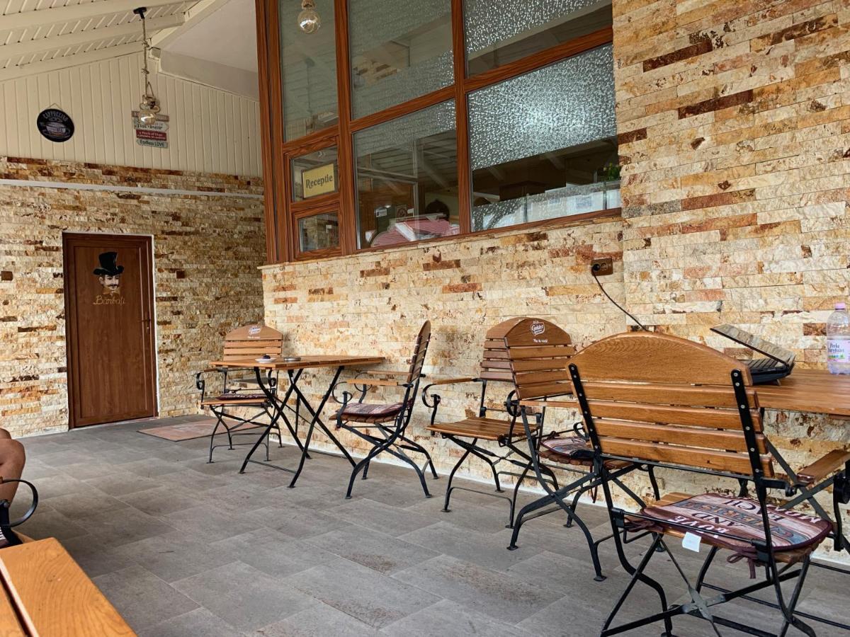 Hotel Monte Carlo Pitesti Ngoại thất bức ảnh